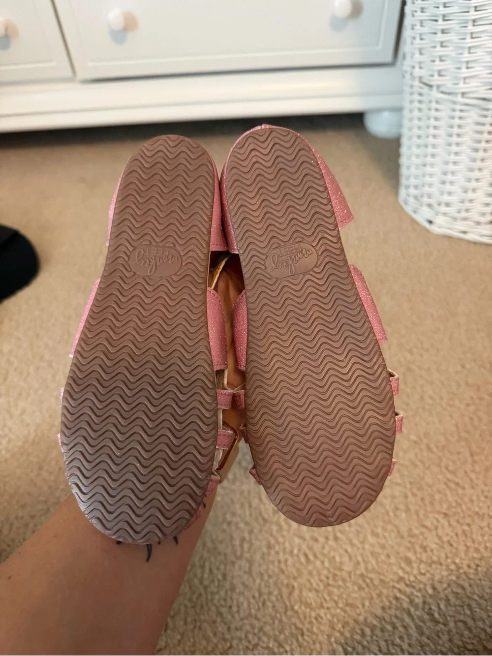 Monkey Feet sparkling pink